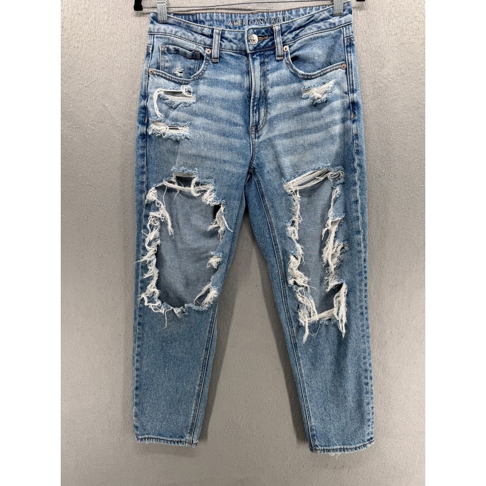 American Eagle Jeans Womens 6 SHORT Mom Jean High Waist Stretch Ripped Destroyed